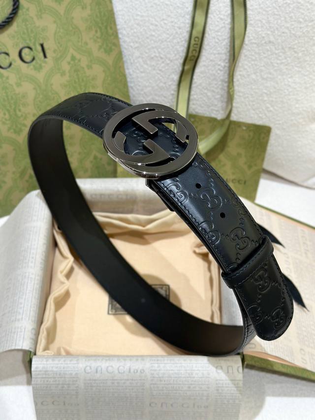 Gucci classic full leather embossed, counter new version Logo horizontal label,