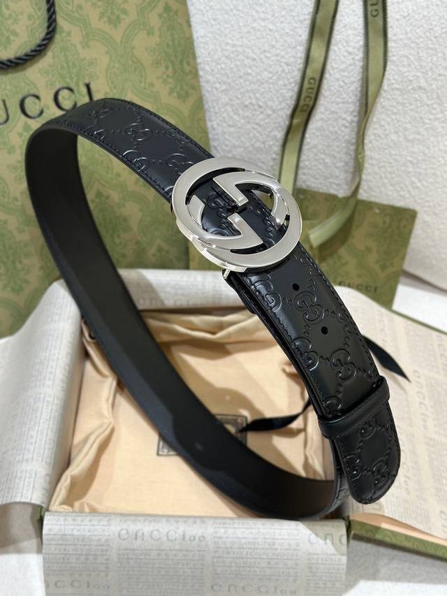 Gucci classic full leather embossed, counter new version Logo horizontal label,