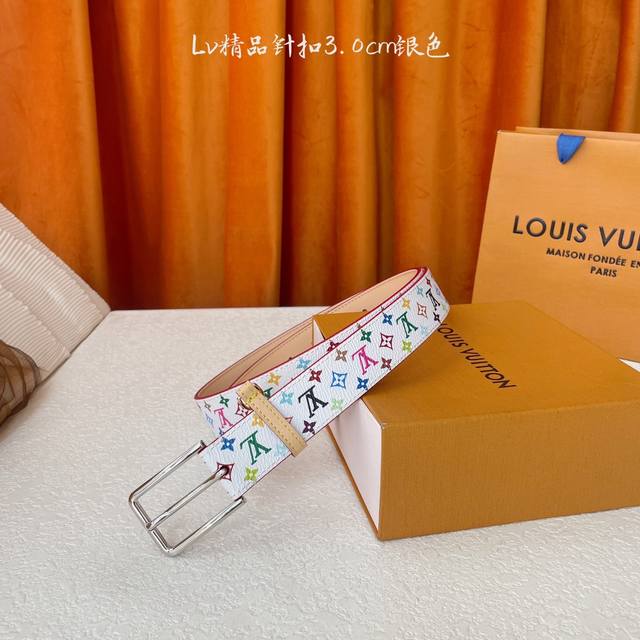Louis Vuitton: New quality, one side black print and the other side plain weave,