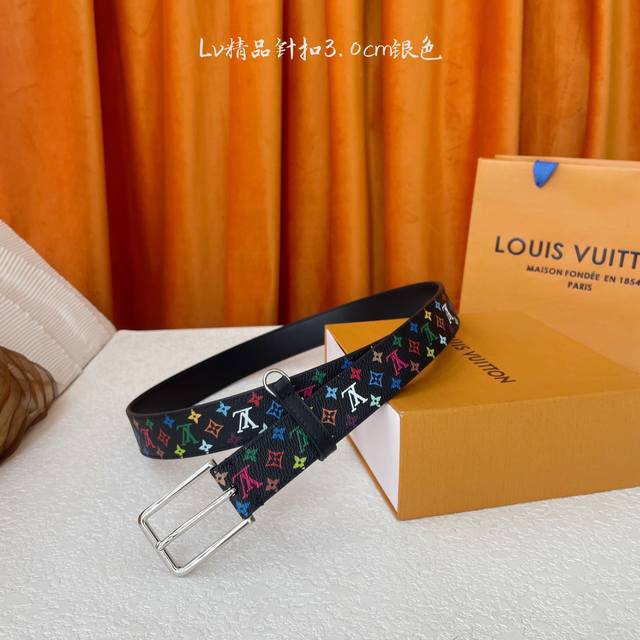 Louis Vuitton: New quality, one side black print and the other side plain bottom