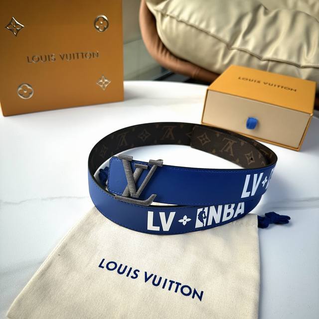 L0Uis Vuitt0N This season's new collaboration, a genuine belt from Donkey. 40mm
