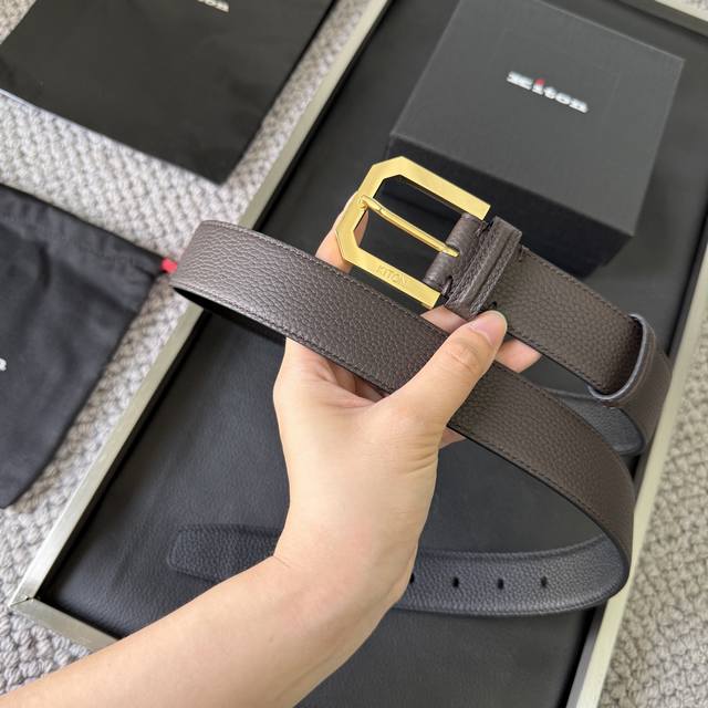 Kiton imported calfskin belt. 3.5cm wide, sold by a Shanghai trading company. A