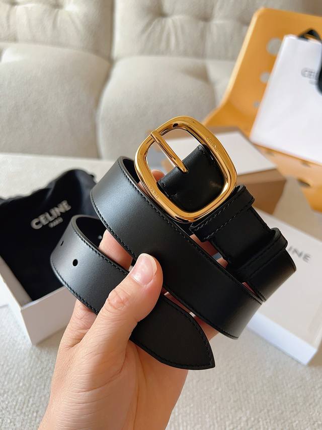 Celine's new celebrity belt; made of double-sided genuine leather with a pure co