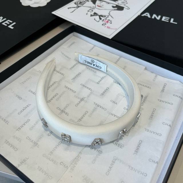 Chanel new headband