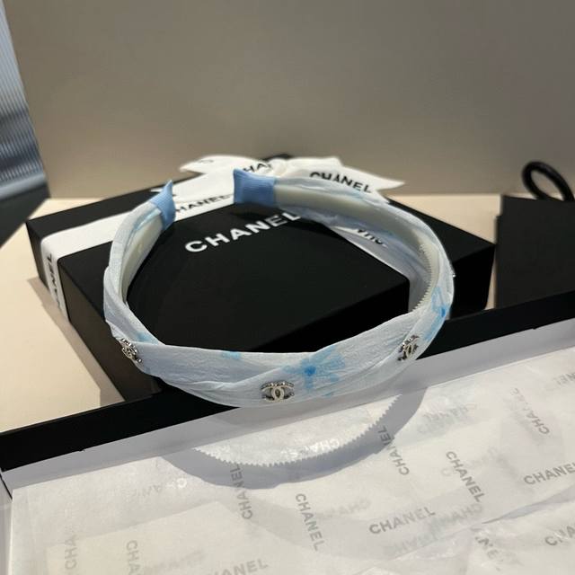 Chanel headband