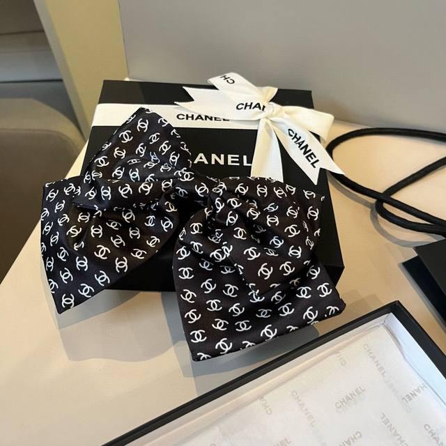 Chanel new hairpin