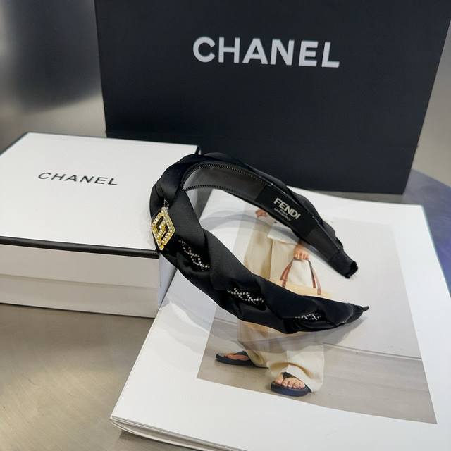 with packaging box Fendi Fendi new F headband, simple and versatile!