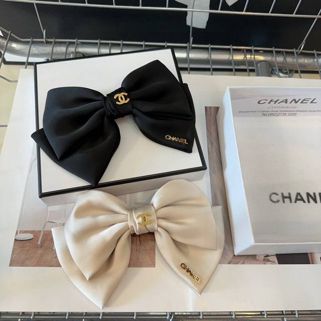 with box Chanel Chanel's latest spring hairpin, super beautiful! A must-have for