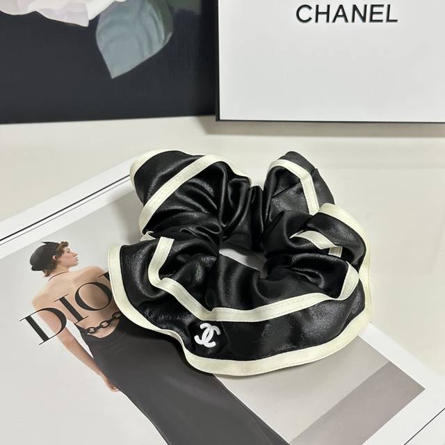 Special counter packaging Chanel Chanel's latest small fragrance style hair band