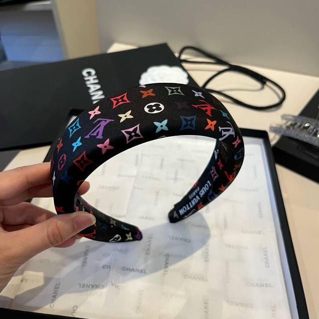 Lv Louis Vuitton new headband