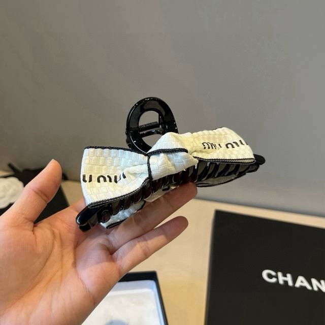 Chanel hairpin