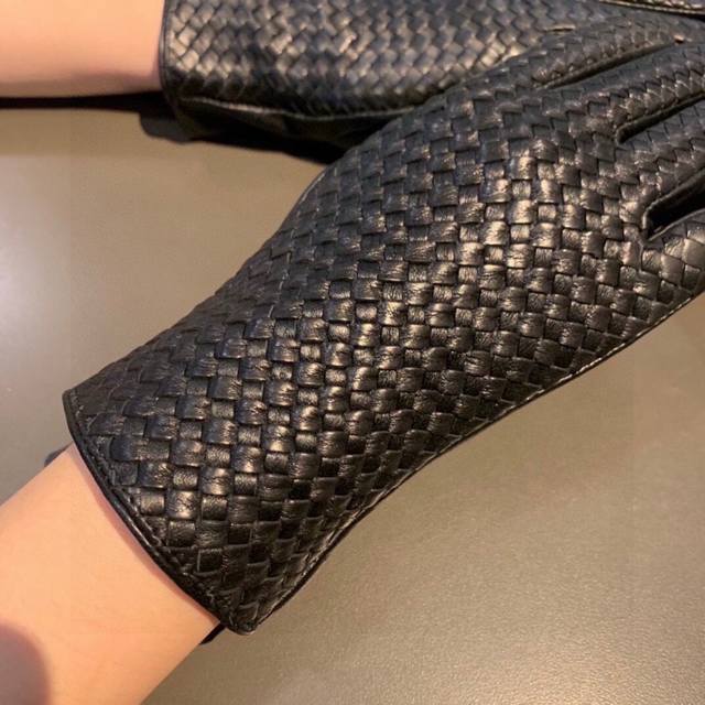New exclusive first release touch screen fully woven gloves Bv original quality