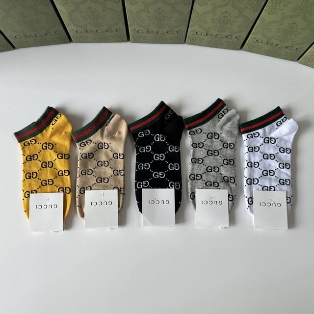 Special counter packaging Gucci new short and medium-length stacked socks! Five