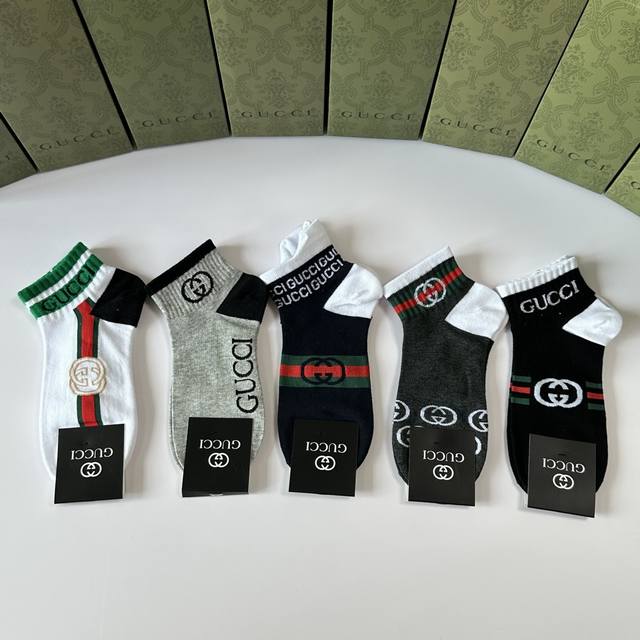 Special counter packaging Gucci new short and medium-length stacked socks! Five