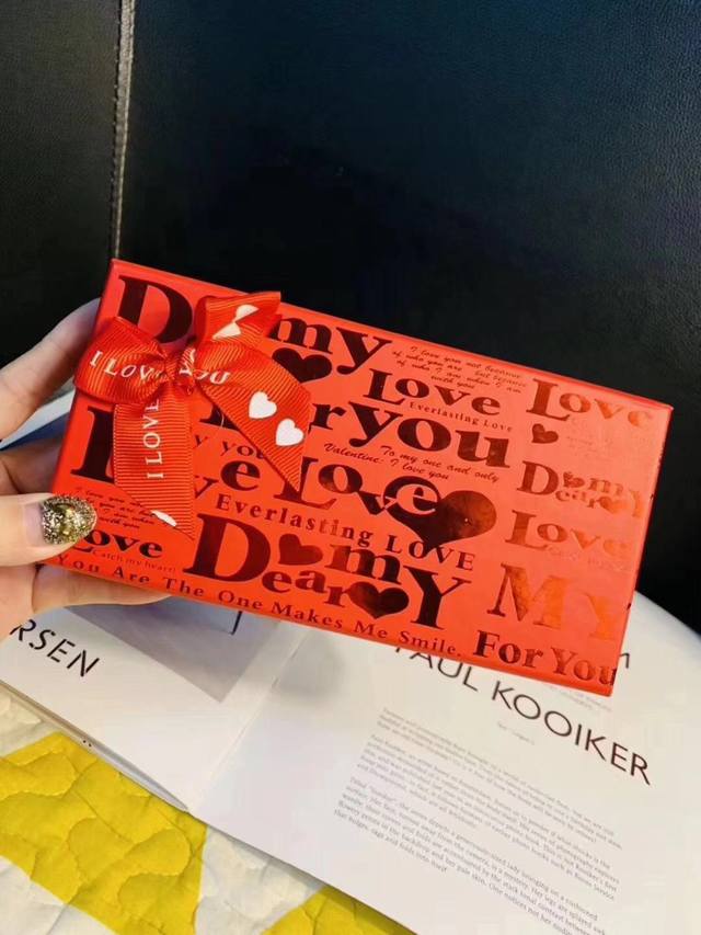 Counter-quality Dior Eau de Parfum, Love, Christmas, 4-piece set in red box! Thi