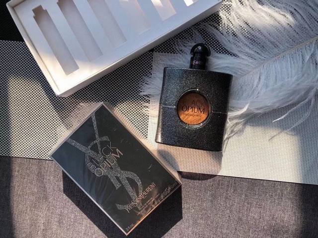 counter-quality, Yves Saint Laurent Black Opium, a classic, intensely fragrant f