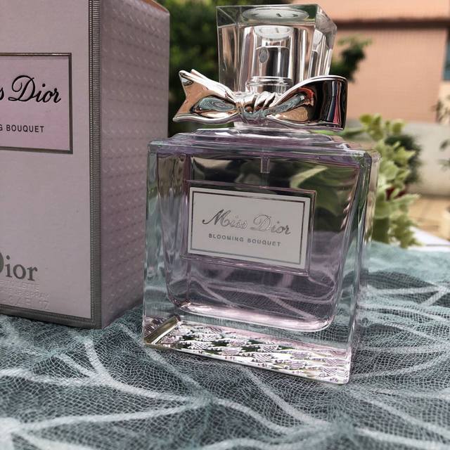 Counter quality, exquisite workmanship, long-lasting fragrance Dior Miss Dior Fl
