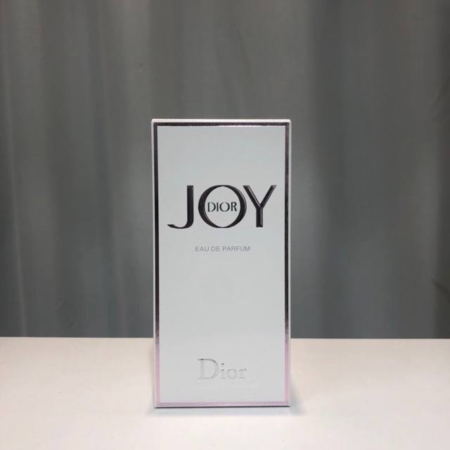 reveals the subtle aromas of certain components. The overall tone is inexplicabl