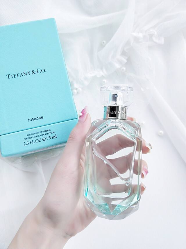 Superb counter-quality Tiffany Blue Diamond perfume! A must-have for those obses
