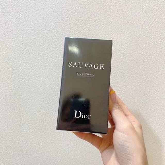 Counter-quality Dior Sauvage Eau de Parfum Ml with magnetic cap, the perfect gif