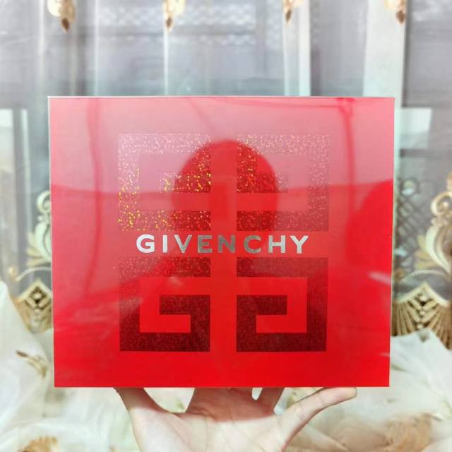Givenchy No Taboos 3-piece sample set. Givenchy No Taboos makeup sample set! Con