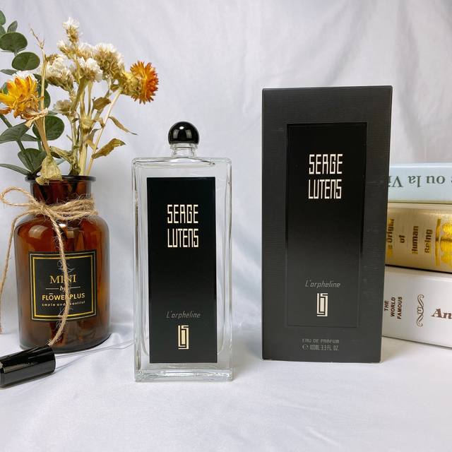 Counter quality Serge Lutens L'Orpheline Scent: Incense Musk Attributes: Neutral