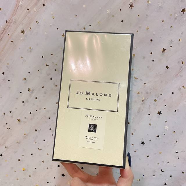 a counter-quality Jo Malone new edition diamond-capped British Pear Ml. It's no