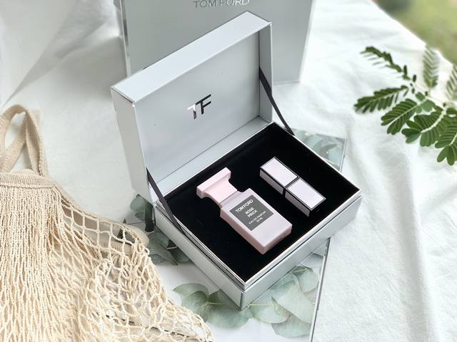 Counter-quality TF Thorn Rose 50ml powder tube No. 03 lipstick set! Tom Ford's r