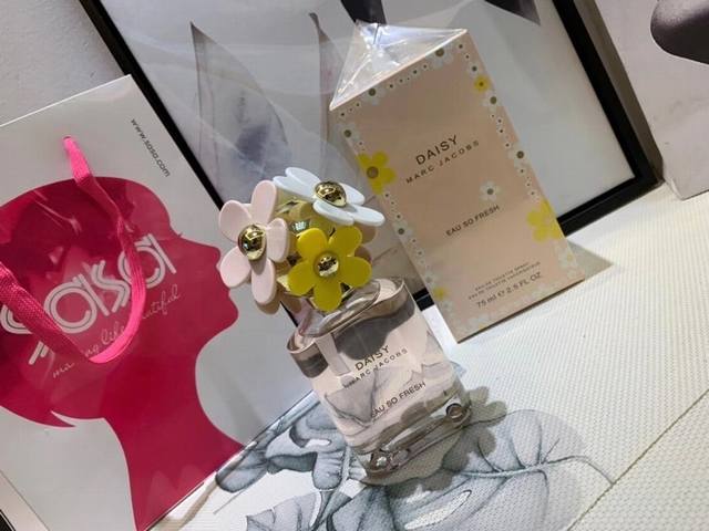 Counter quality, smell the fragrance to know a woman, Marc Jacobs Daisy Marc Jac