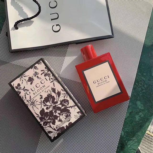 Gucci red bottle of counter quality is enough for this autumn and winter. The bi