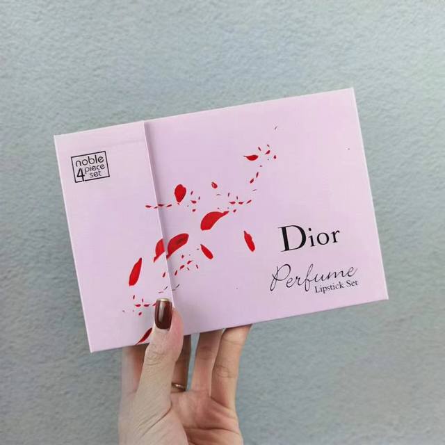 Counter-quality Dior perfume and lipstick four-piece set with a compact containi