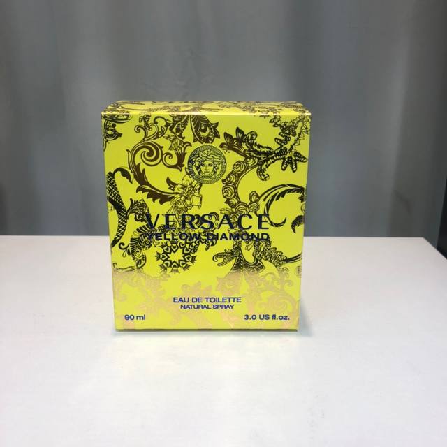 The Versace Yellow Diamond Eau de Parfum (90ml) is a premium-quality fragrance.
