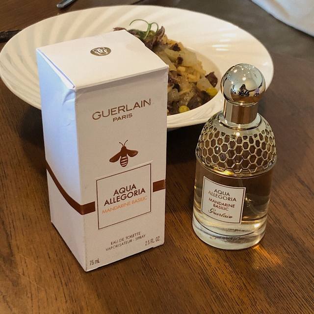 Counter Quality Citrus Basil Fresh plant fragrance, sweet but not greasy. This p