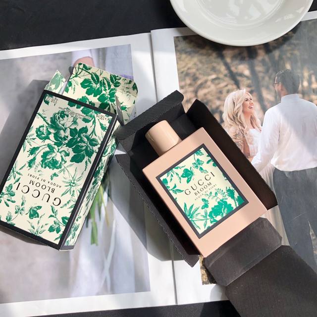 the designer-quality Gucci Bloom Acqua Di Floral Eau de Toilette for Women, feat