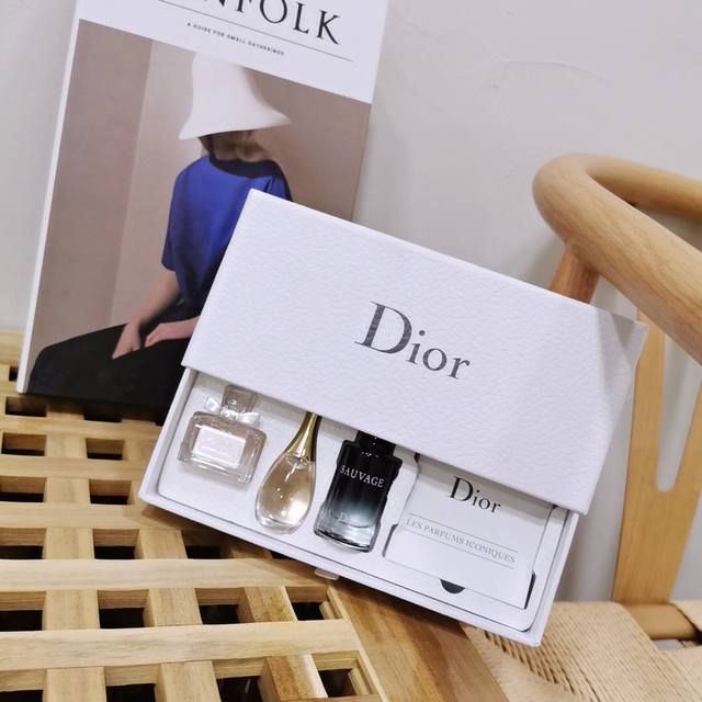 Counter quality 20 latest Dior Q version perfume four-piece gift box set! ! JD i
