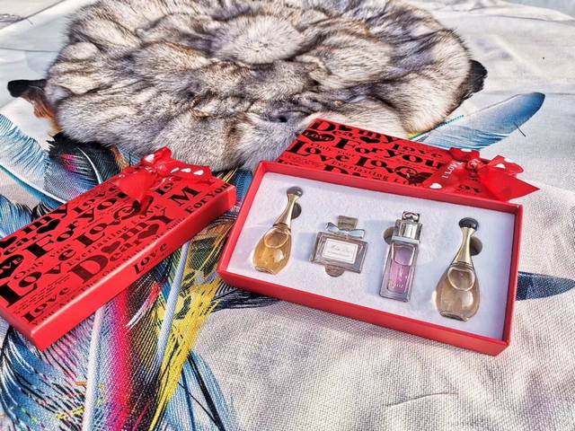 A counter-quality travel essential! Travel with your boyfriend, bringing the sce