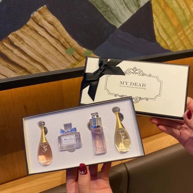 Counter quality: Style 9 Dior perfume small sample set for Qixi Festival. The fo