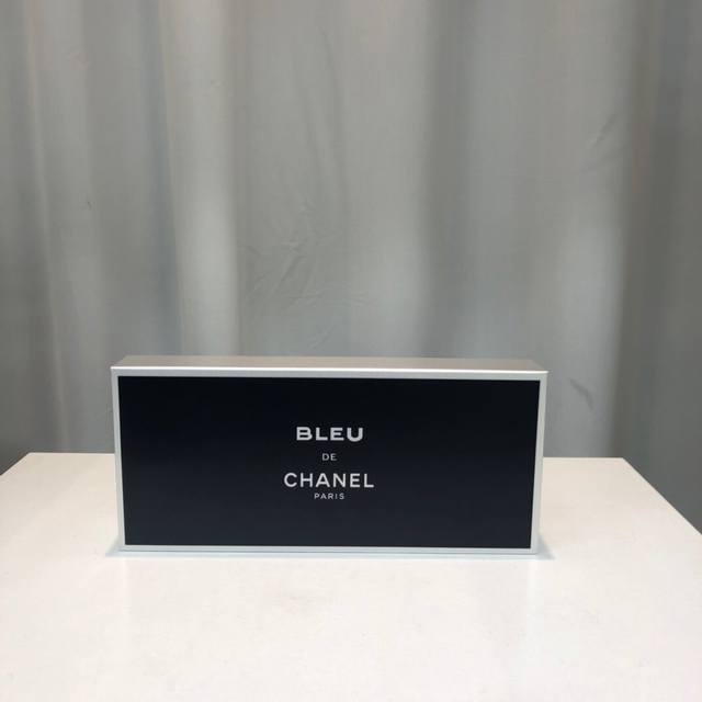 A three-piece, counter-quality Chanel Blue Eau de Parfum set (3 x 10ml) for men!