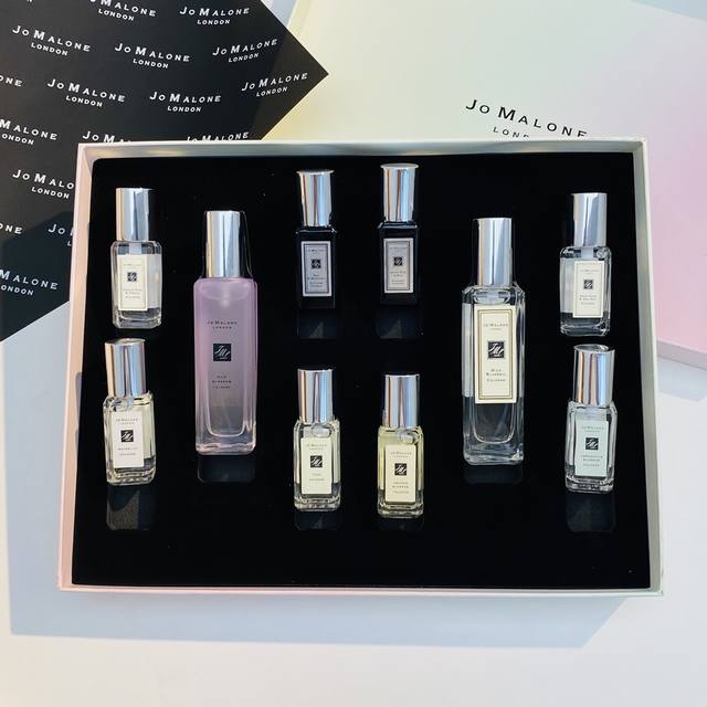 This is a 10-piece, limited edition Jo Malone The Blossoms fragrance set. The sc