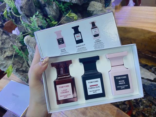 Counter-quality TF perfume 3-piece set (white box, 30ml with spray). Includes Th