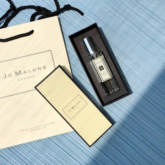 Counter quality English Pear & Freesia Jo Malone launched its new fragrance Engl