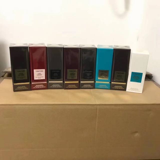 counter quality Tom Ford TF perfume square bottle series, a total of 19 square b