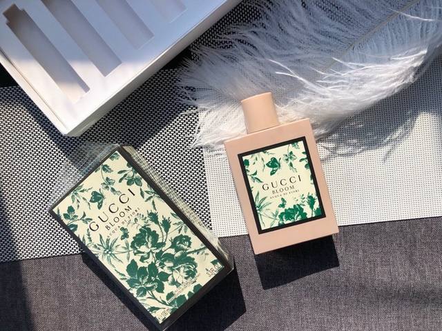 Bloom's new, premium fragrance! A sure-win for men! Top notes: White Galbanum Le