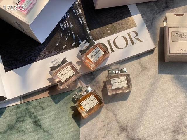 Counter quality Dior Miss Dior Flower Sweetheart Q version fragrance water 4*5Ml