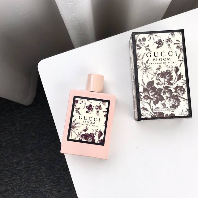 Gucci's premium Black Floral. Top notes: Rose and Ginger. Middle notes: Tuberose