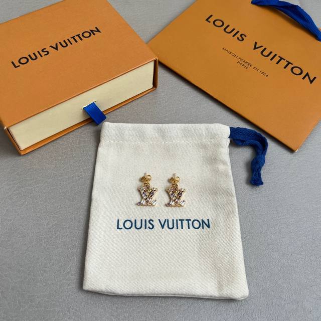 original Lv earrings Louis Vuitton Louis Vuitton counter consistent material pop