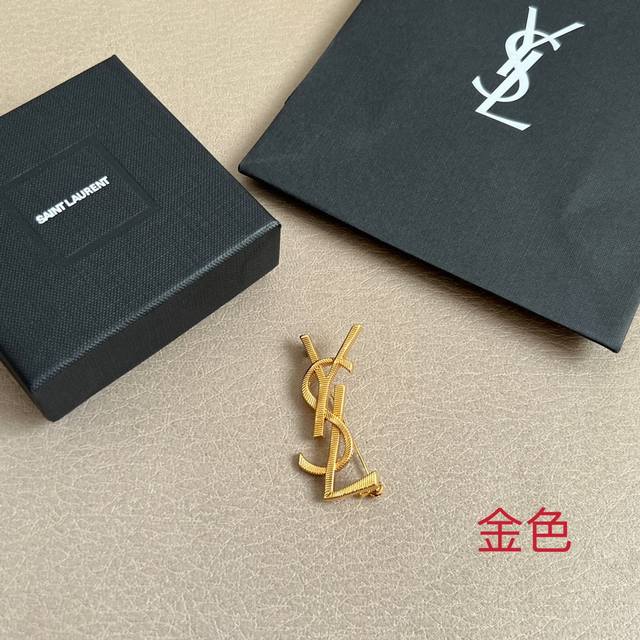 Yves Saint Laurent Ysl letter brooch, with super strong metal texture, made of o