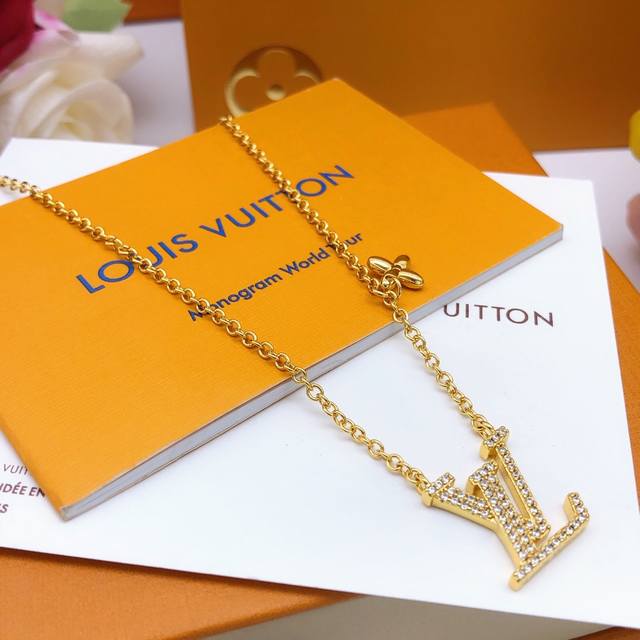 No. Lxl0027 Lv* Latest necklace with diamonds Zp brass material