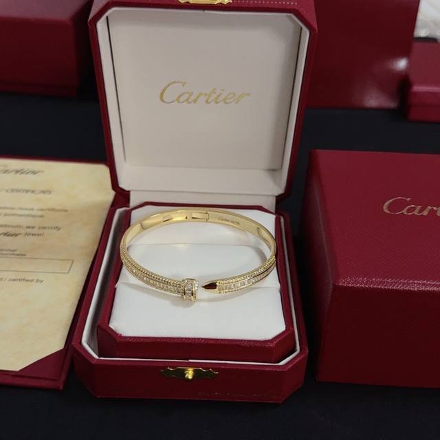Cartier diamond bracelet, high-end custom edition, diamond-studded craftsmanship