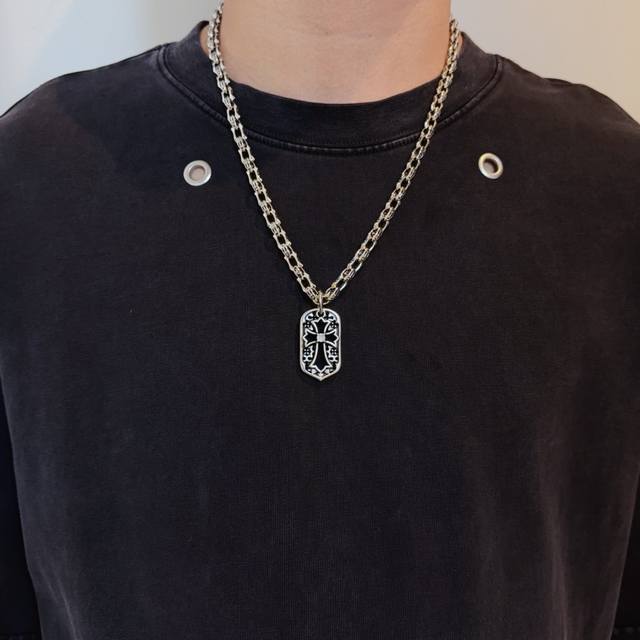 New counter-quality Chrome Hearts classic retro necklace, featuring a square cro